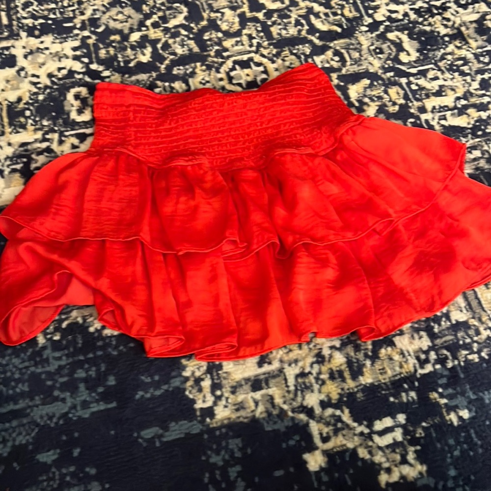 Cute red skirt for the summer in great condition